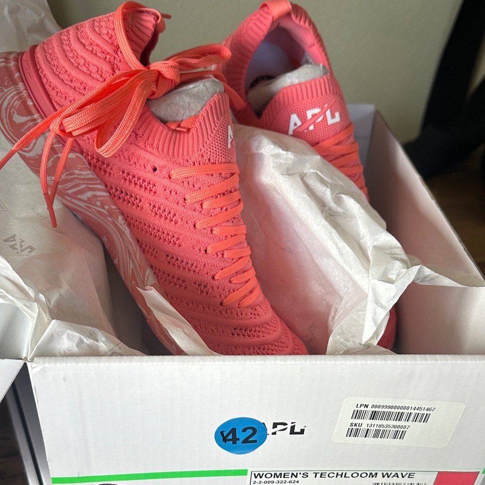 APL Women's Techloom Wave in Fire Coral and Marble
